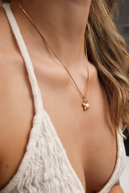 FLOWER NECKLACE
